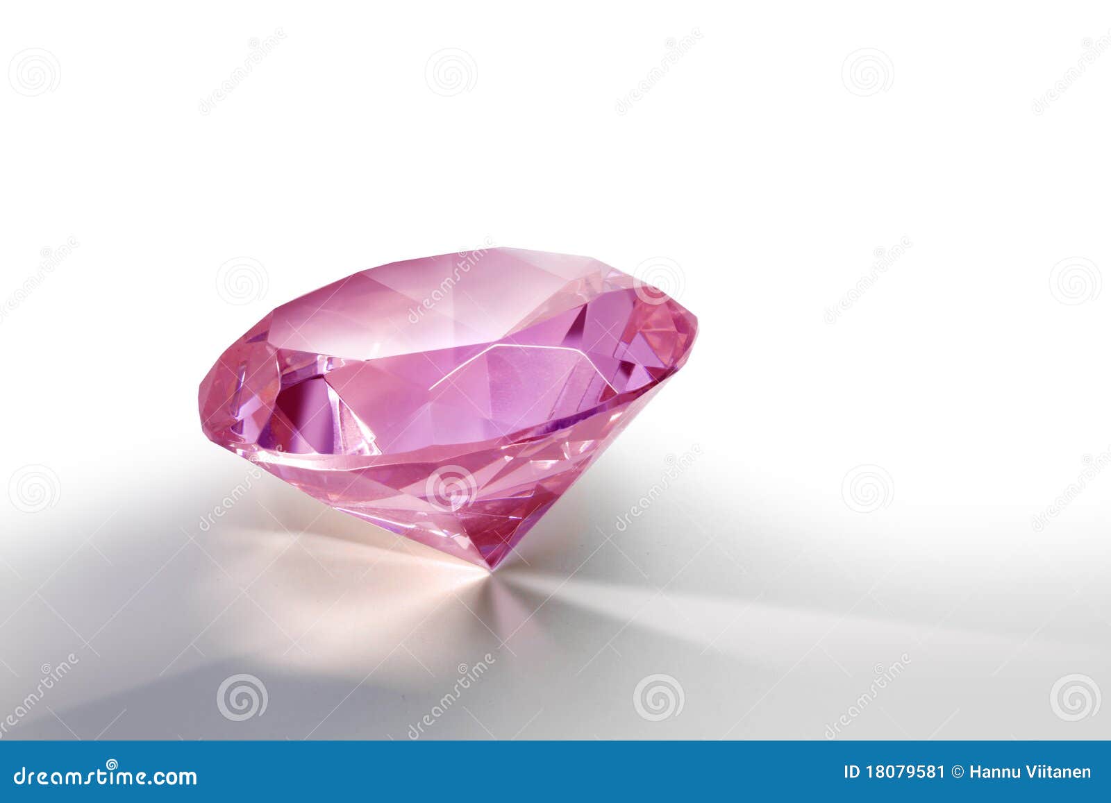 pink-diamond-18079581.jpg