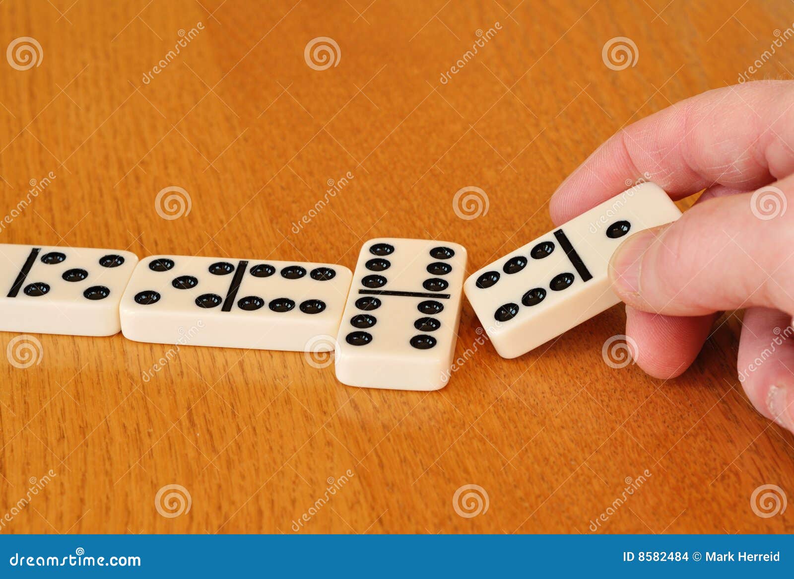 Play Dominoes