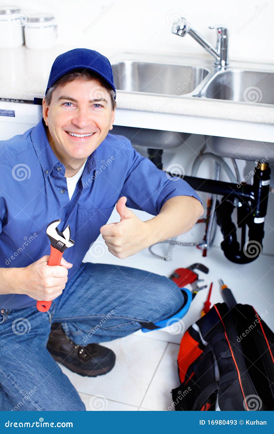 plumber-16980493.jpg