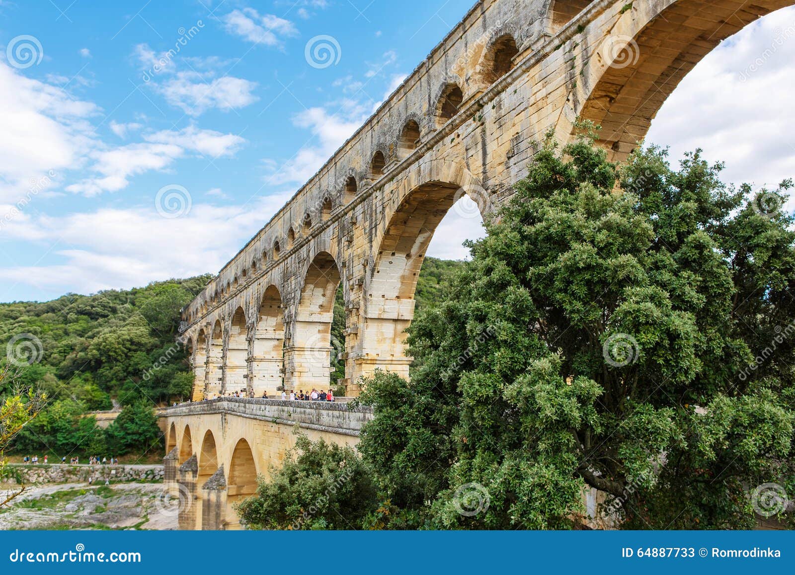 How Old Is The Aqueduct At Nimes 39