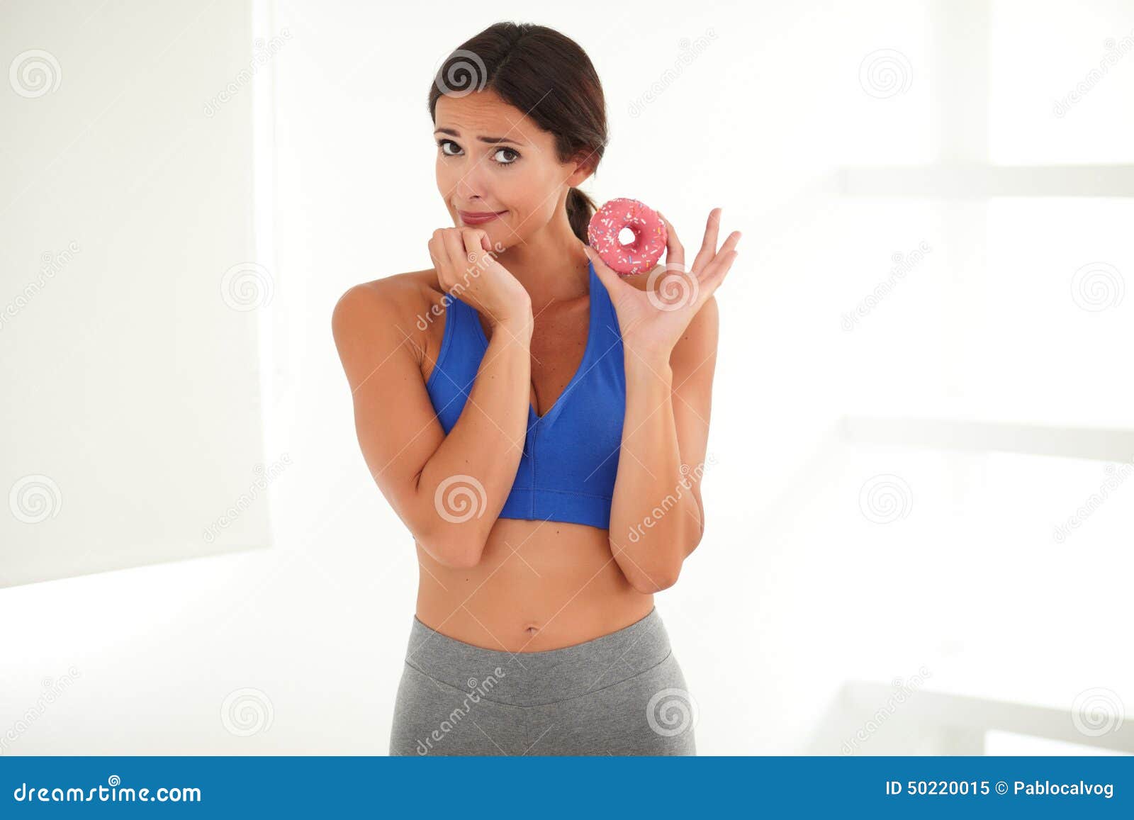 CupCakeWithPrettyLeavesBackgroundStockPhoto CupCakeWithPrettyLeavesBackgroundStockPhoto