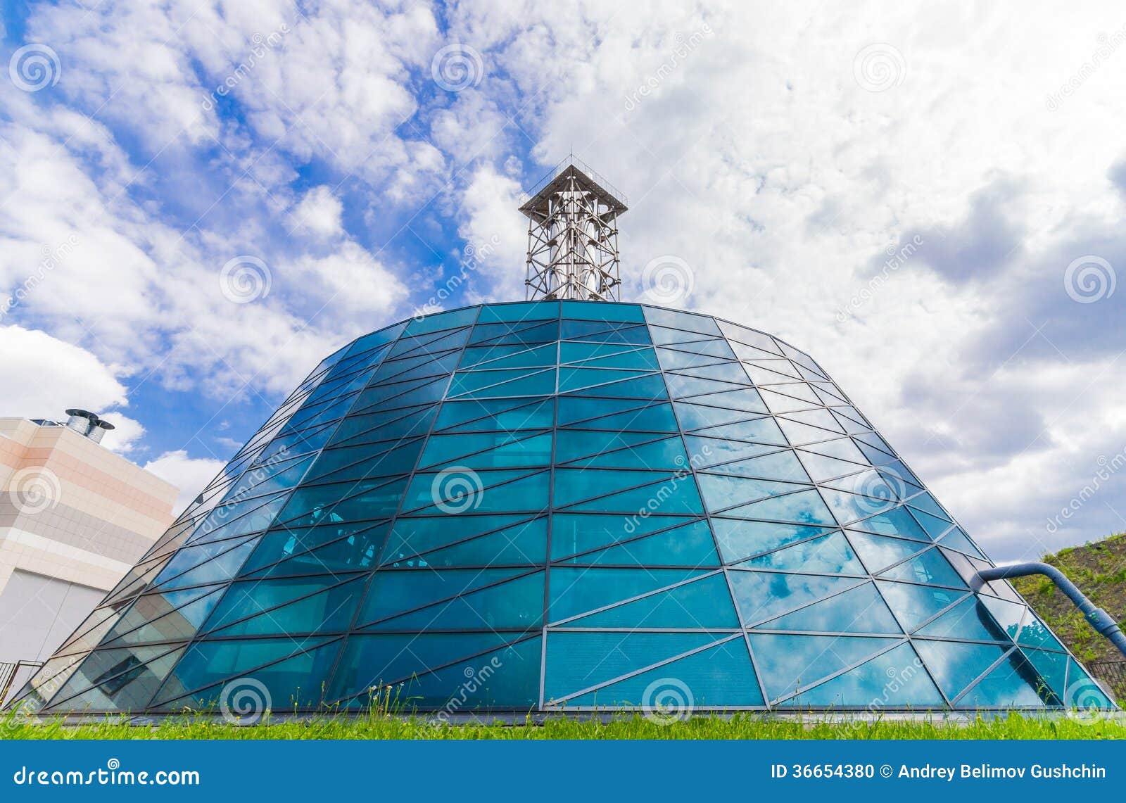 http://thumbs.dreamstime.com/z/pyramide-tronqu%C3%A9e-36654380.jpg