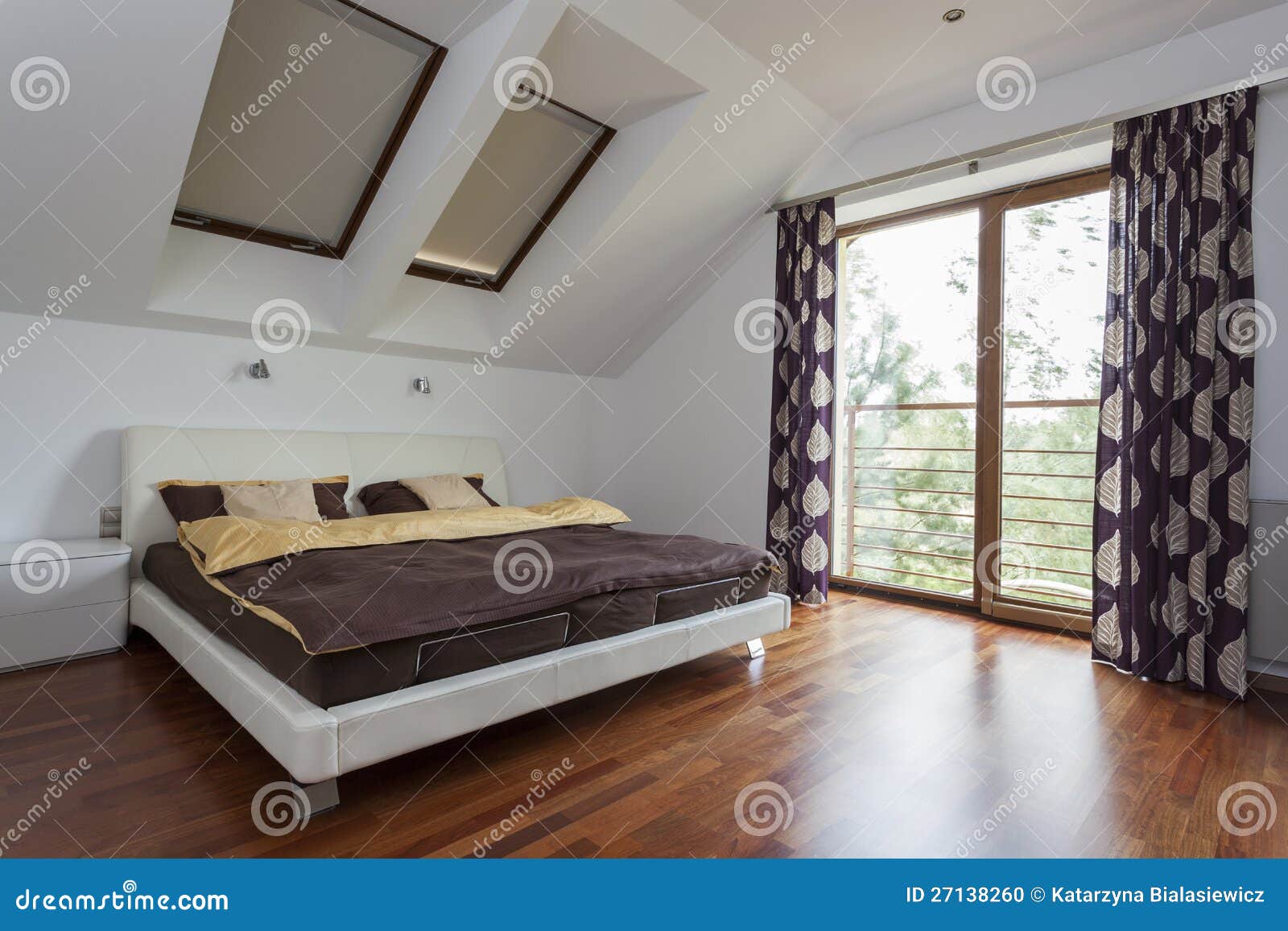 Quarto Com Balc u00e3o Foto de Stock Imagem 27138260 Balcão De Quarto ~ Quarto Com Balc u00e3o Foto de Stock Imagem 27138260
