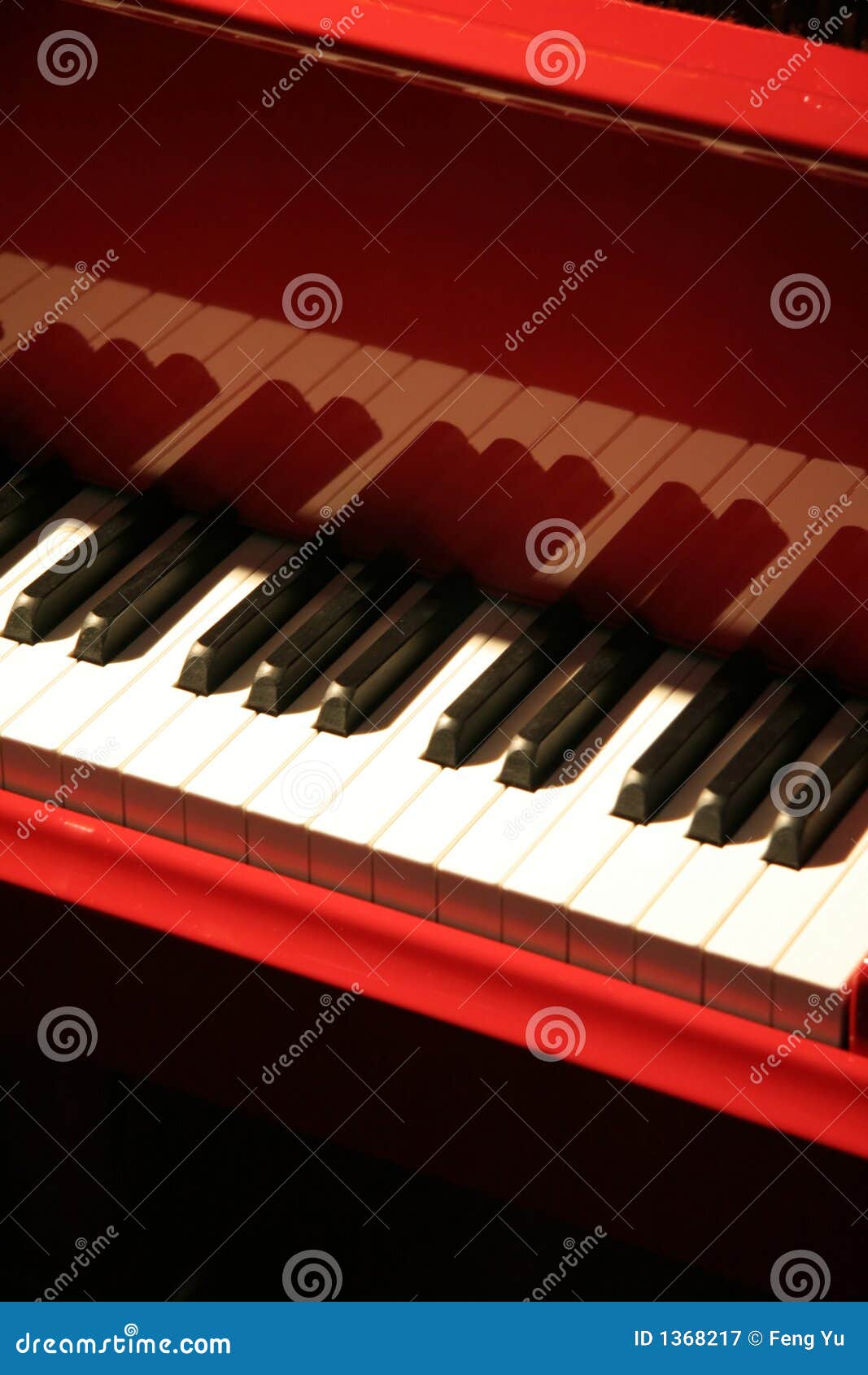Red Piano Royalty Free Stock Photography - Image: 1368217