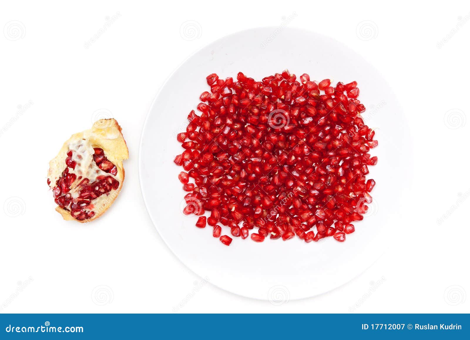 red-pomegranate-seeds-17712007.jpg