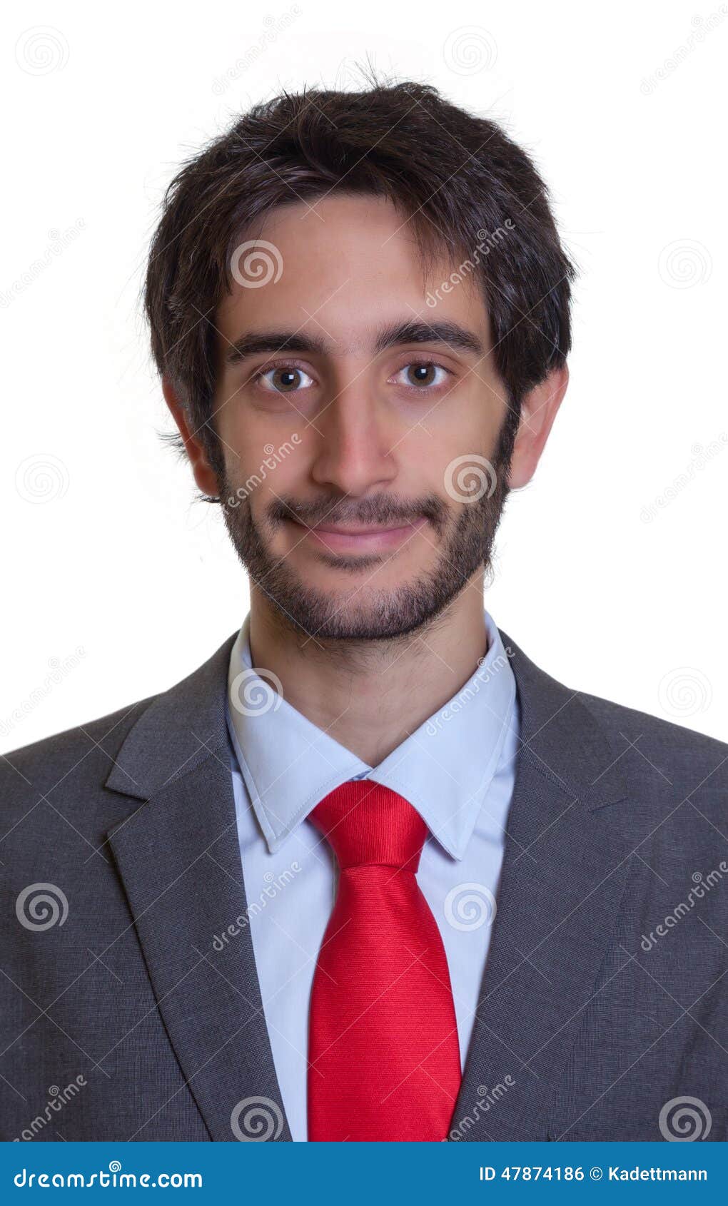 Retrato de un hombre de negocios <b>latino sonriente</b> con la barba - retrato-de-un-hombre-de-negocios-latino-sonriente-con-la-barba-47874186