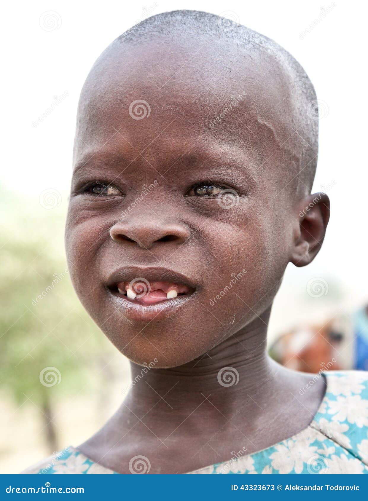 Retrato en una muchacha africana del pueblo de la <b>tribu del</b> Masai Foto de ... - retrato-en-una-muchacha-africana-del-pueblo-de-la-tribu-del-masai-43323673