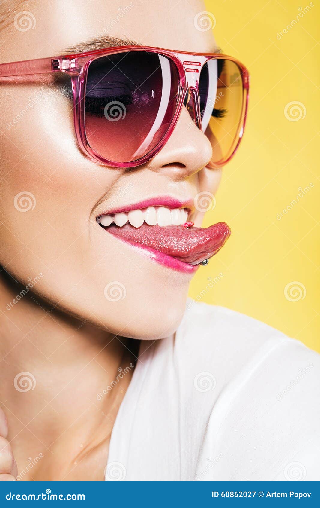 Women Showing Sexy Tongue 16