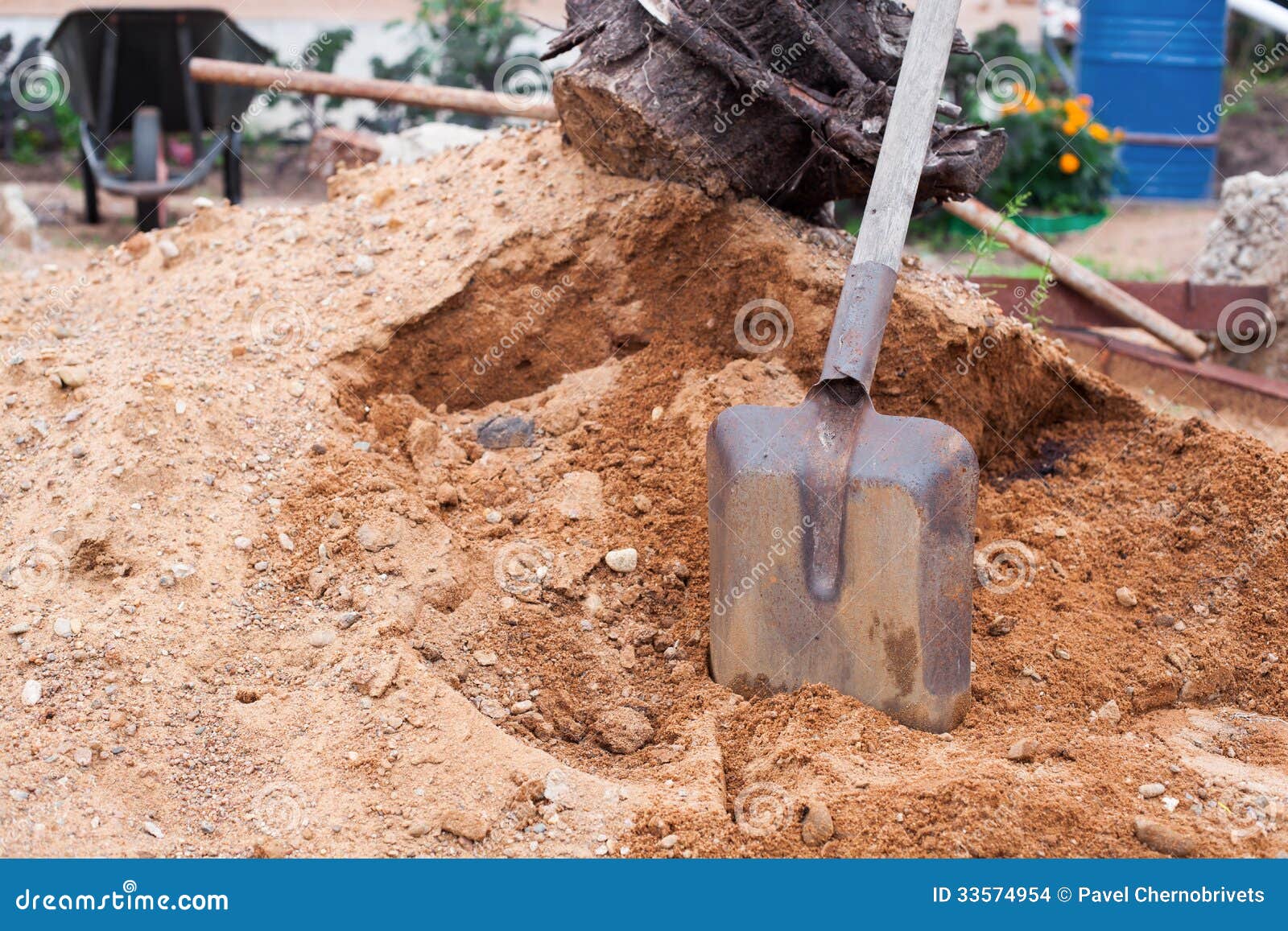 Shovel In Sand Stock Images - Image: 33574954