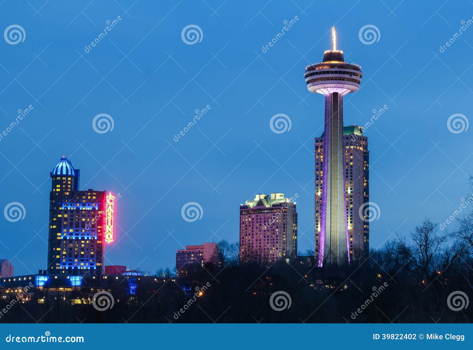  2014: The Skylon Tower, Casino and hotels at Niagara Falls at night