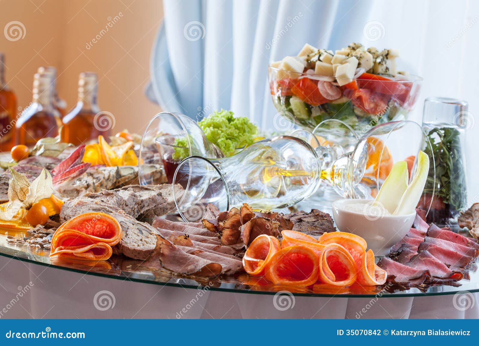 sliced-meat-banquet-table-luxury-decorated-35070842.jpg