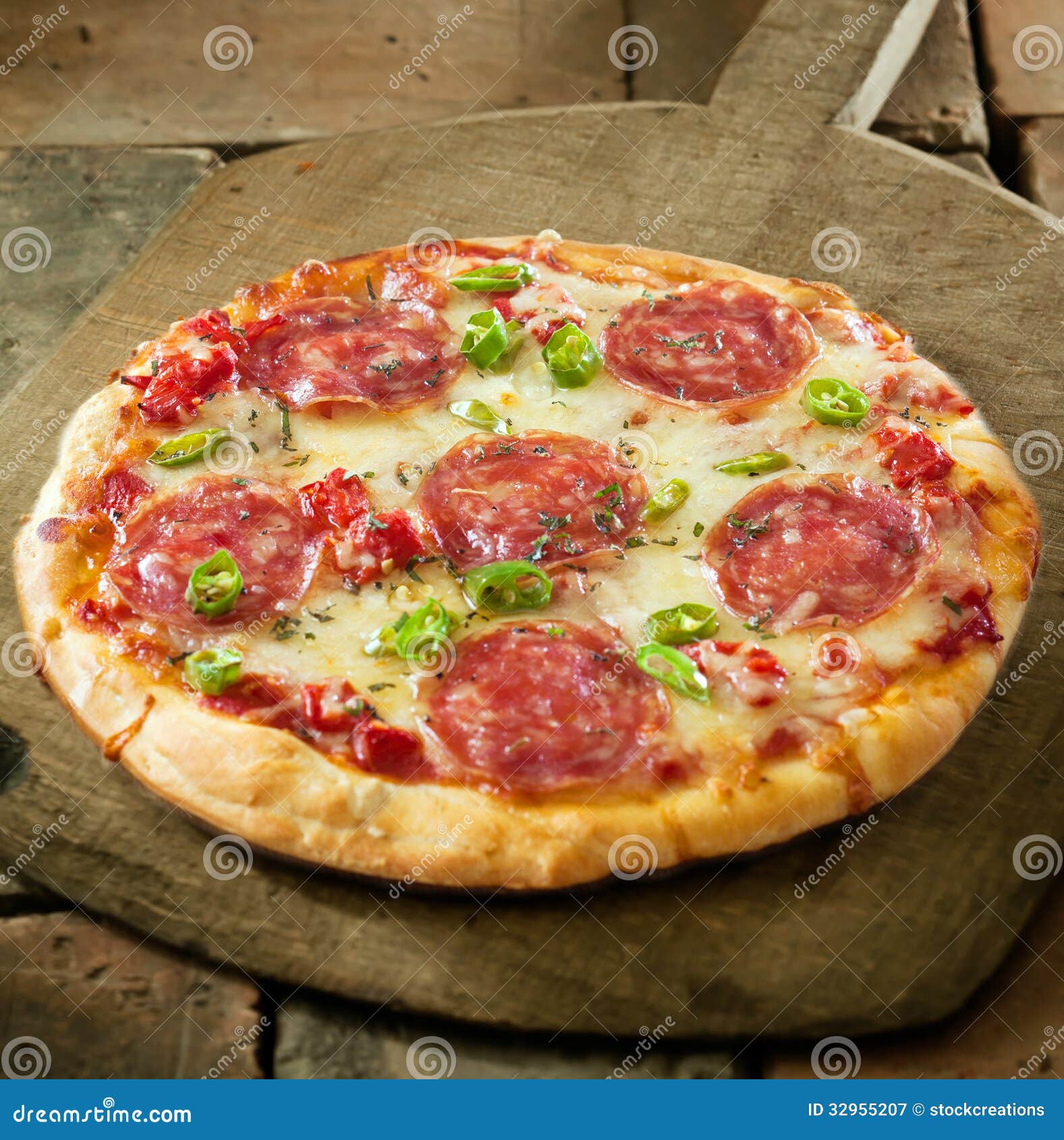 Pizza Salami Mit Peperoni — Rezepte Suchen