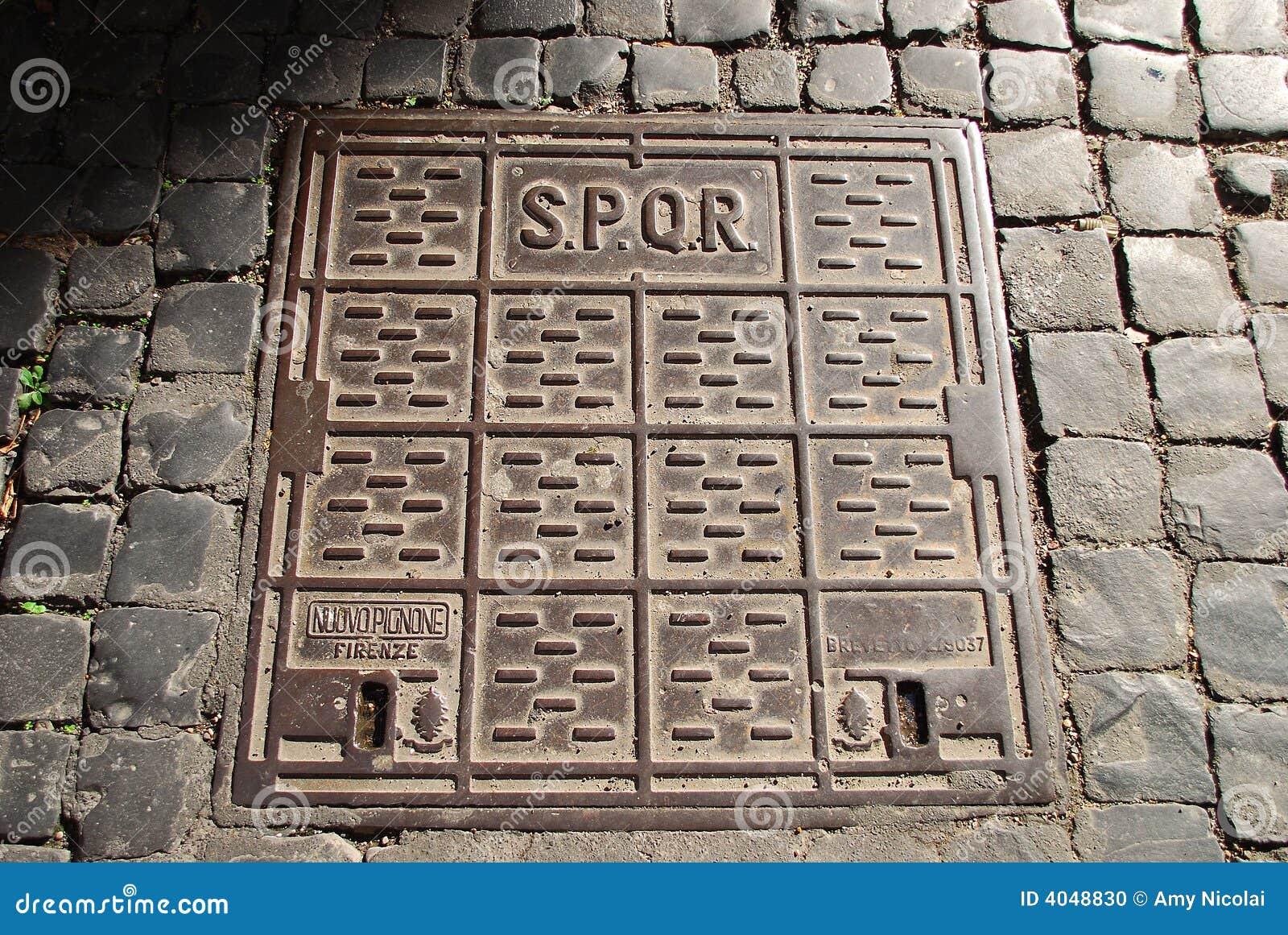 spqr-manhole-cover-4048830.jpg