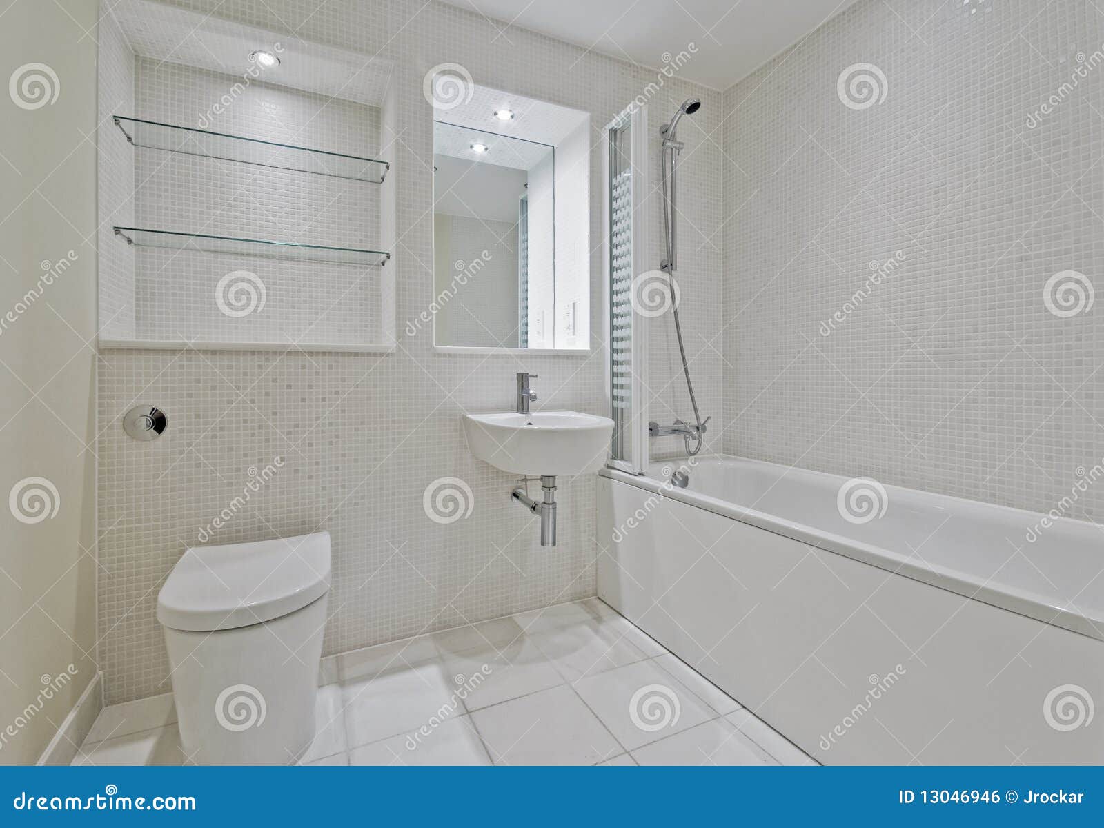 Stanza Da Bagno Con Le Mattonelle Di Mosaico Immagine Stock Libera da Diritti...