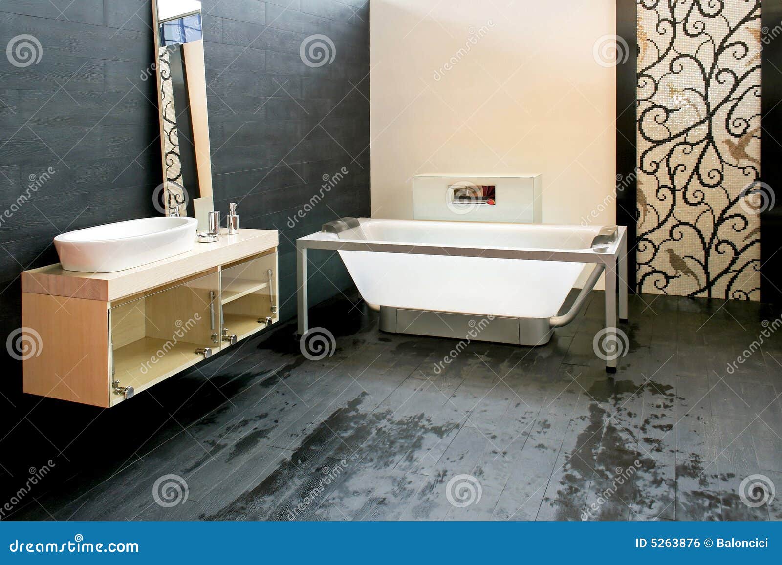 Rivestimento bagno parquetbagno parquet scuro : rivestimento bagno ...