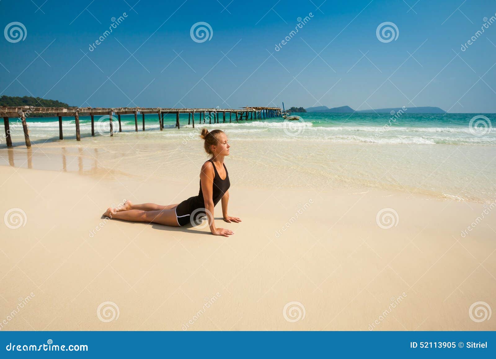 Summer Yoga Session In Beautiful Tropical Island Stock Image Image Of Activity Like