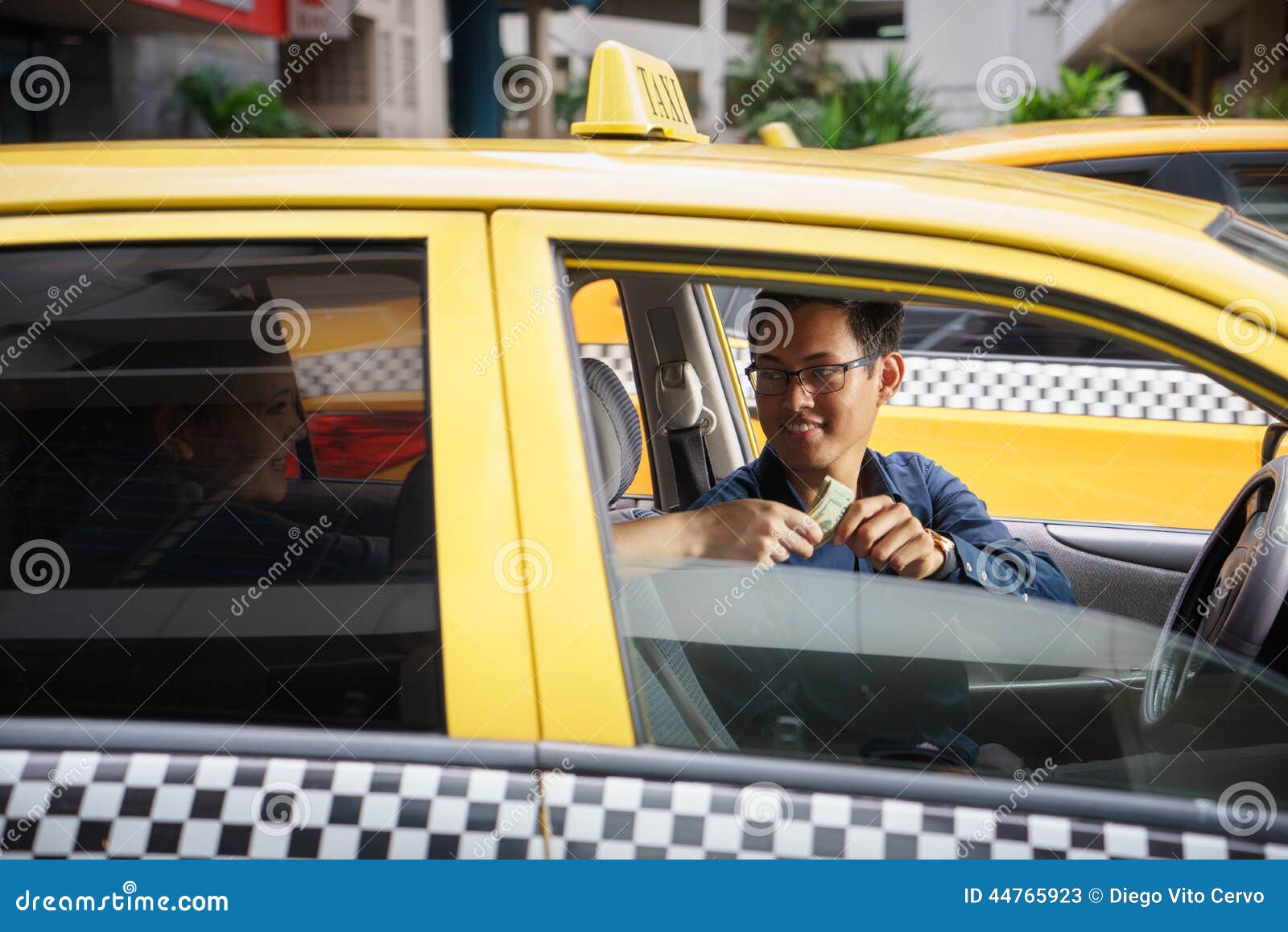 how to make money driving a taxi