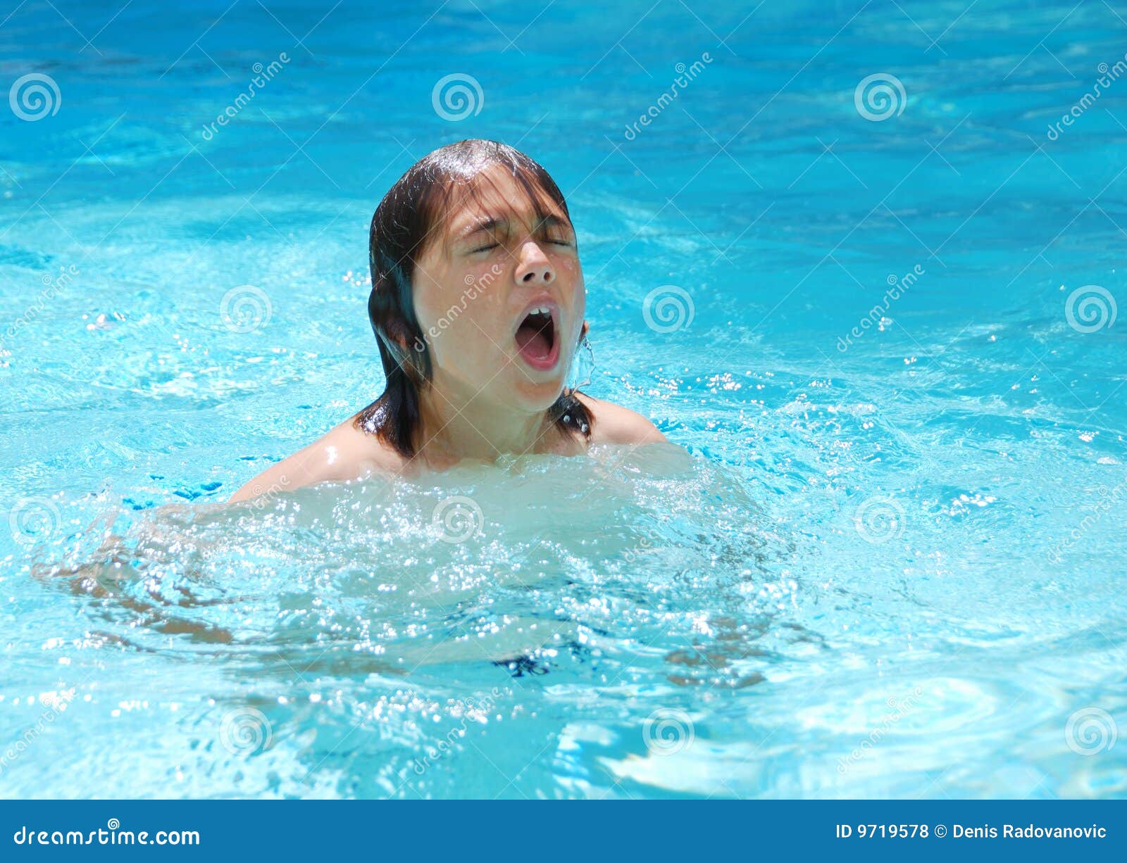 Teen Boy Swimming In Pool Royalty Free Stock Photos 