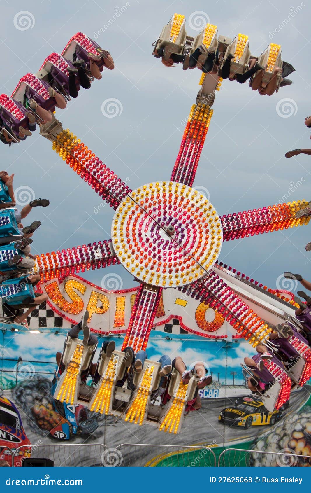 Teens Enjoy An Upside Down Carnival Ride Editorial Stock