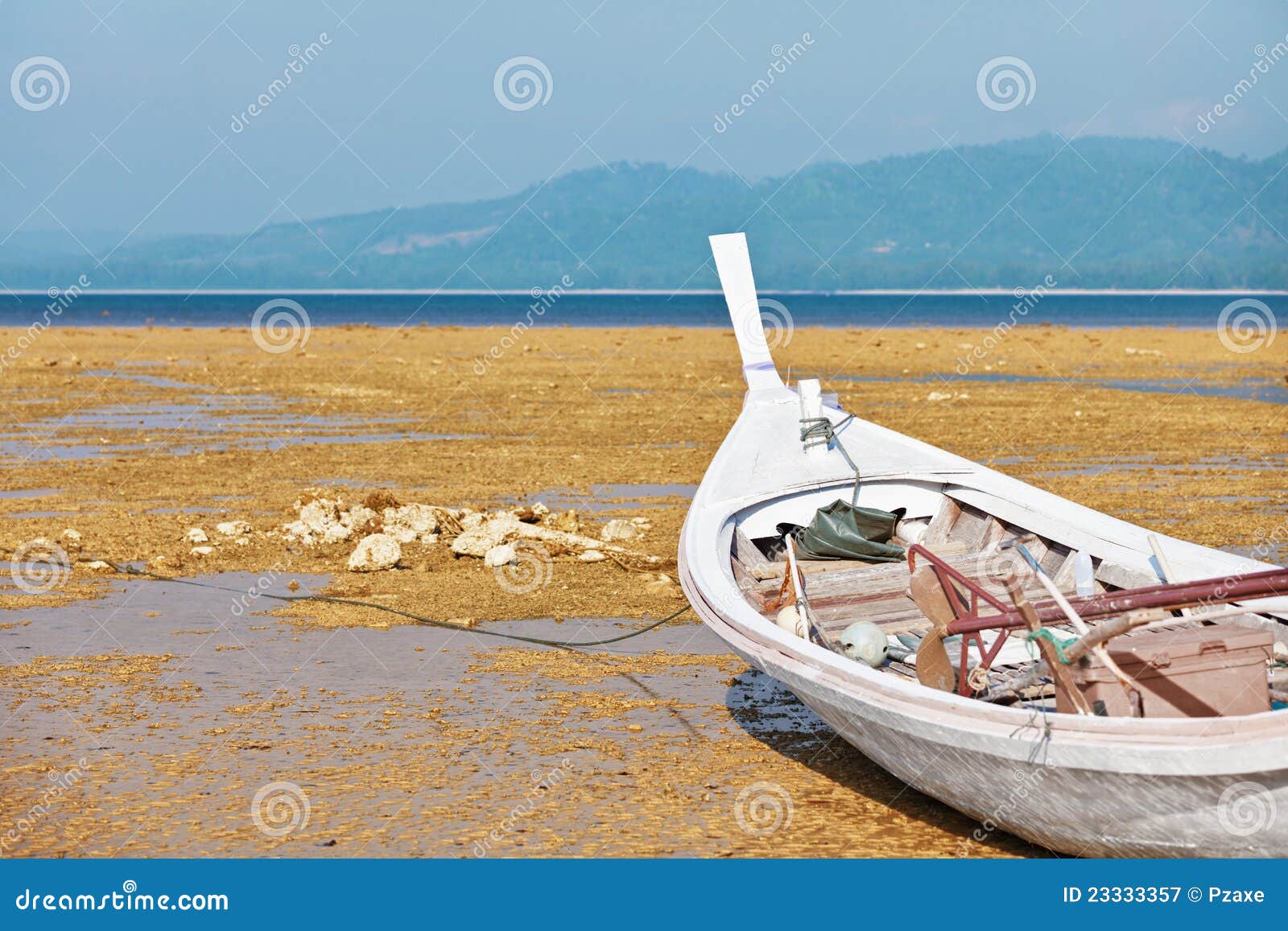 Thai Fishing Wooden Boat On The Coast Royalty Free Stock Photography 