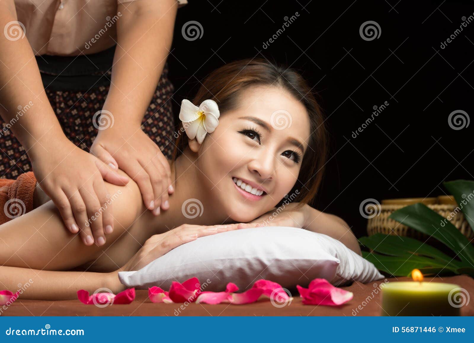 Greeting The Asian Woman Spa 77