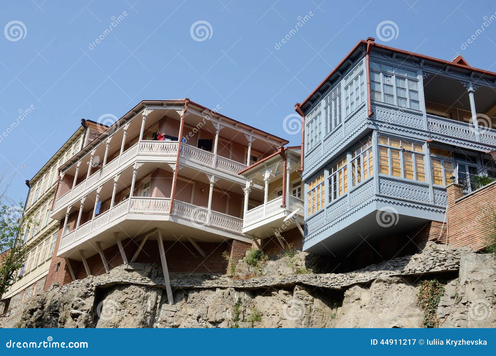 traditional-georgian-architecture-abanot