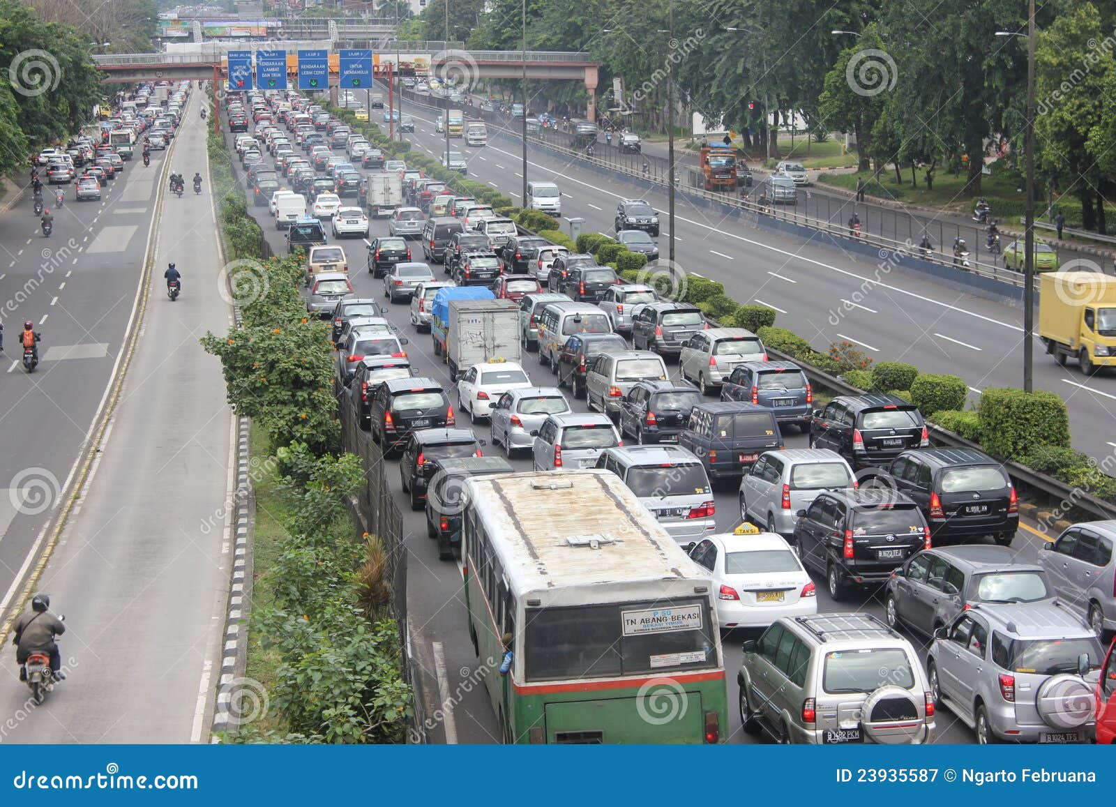 Traffic Jam In Jakarta Editorial Photography - Image: 23935587