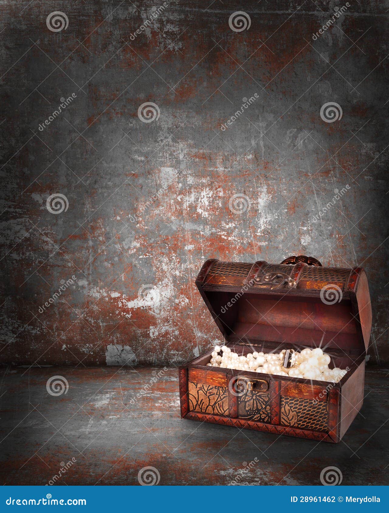 Treasure Chest With Jewelry Inside Stock Photography - Image: 28961462