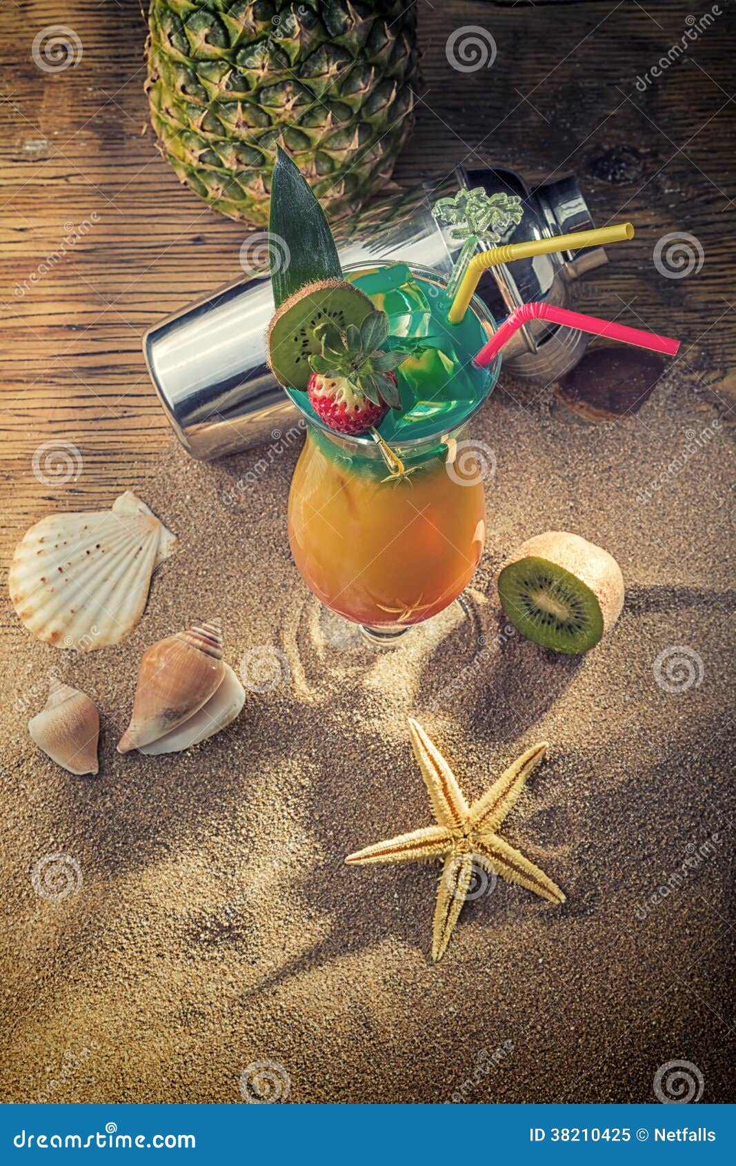   tropical cocktail