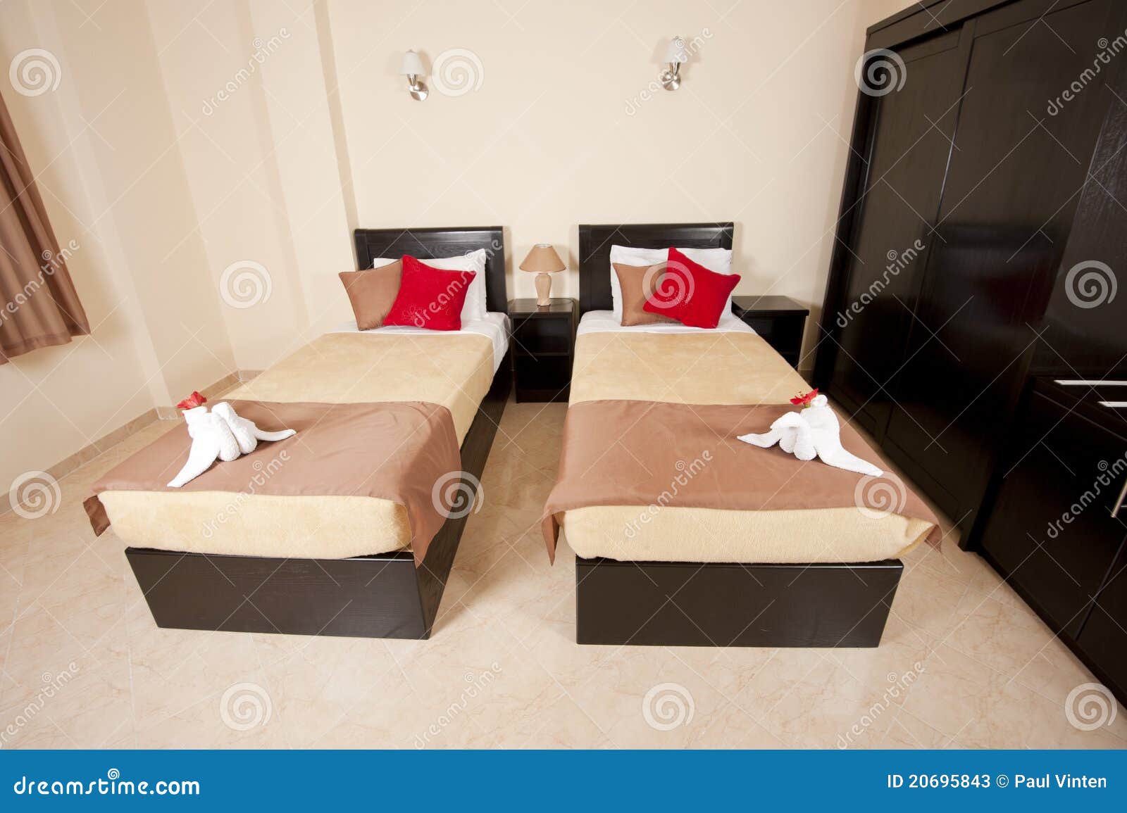 Twin Beds In A Bedroom Stock Photos - Image: 20695843