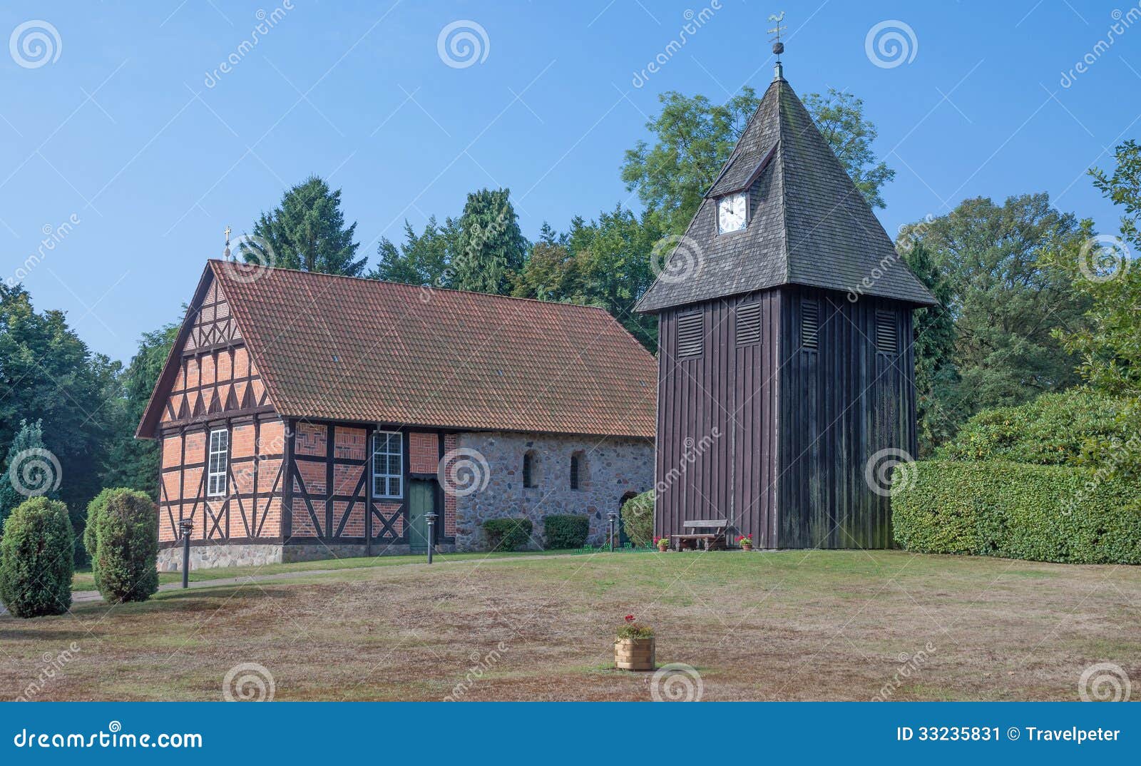 undeloh,下萨克森州,德国著名历史的教会在lueneburg荒地的.图片