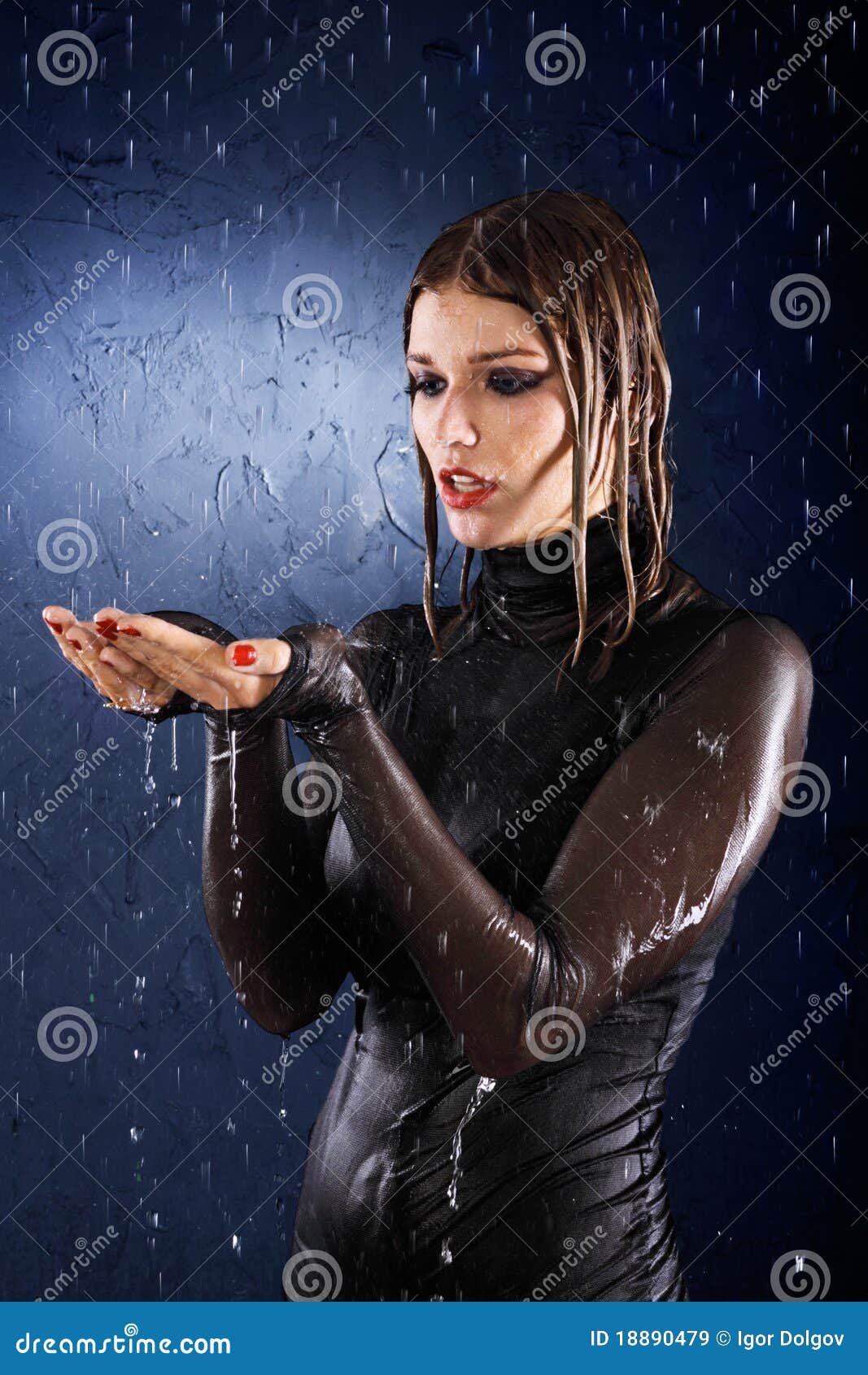 The Girl That Wet The Wall Wet Girl Royalty Free Stock Images - Image: 18890479