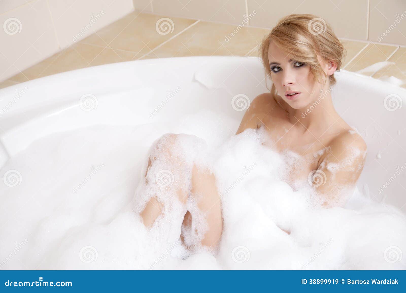 blonde in bathtub blonde in bathtub