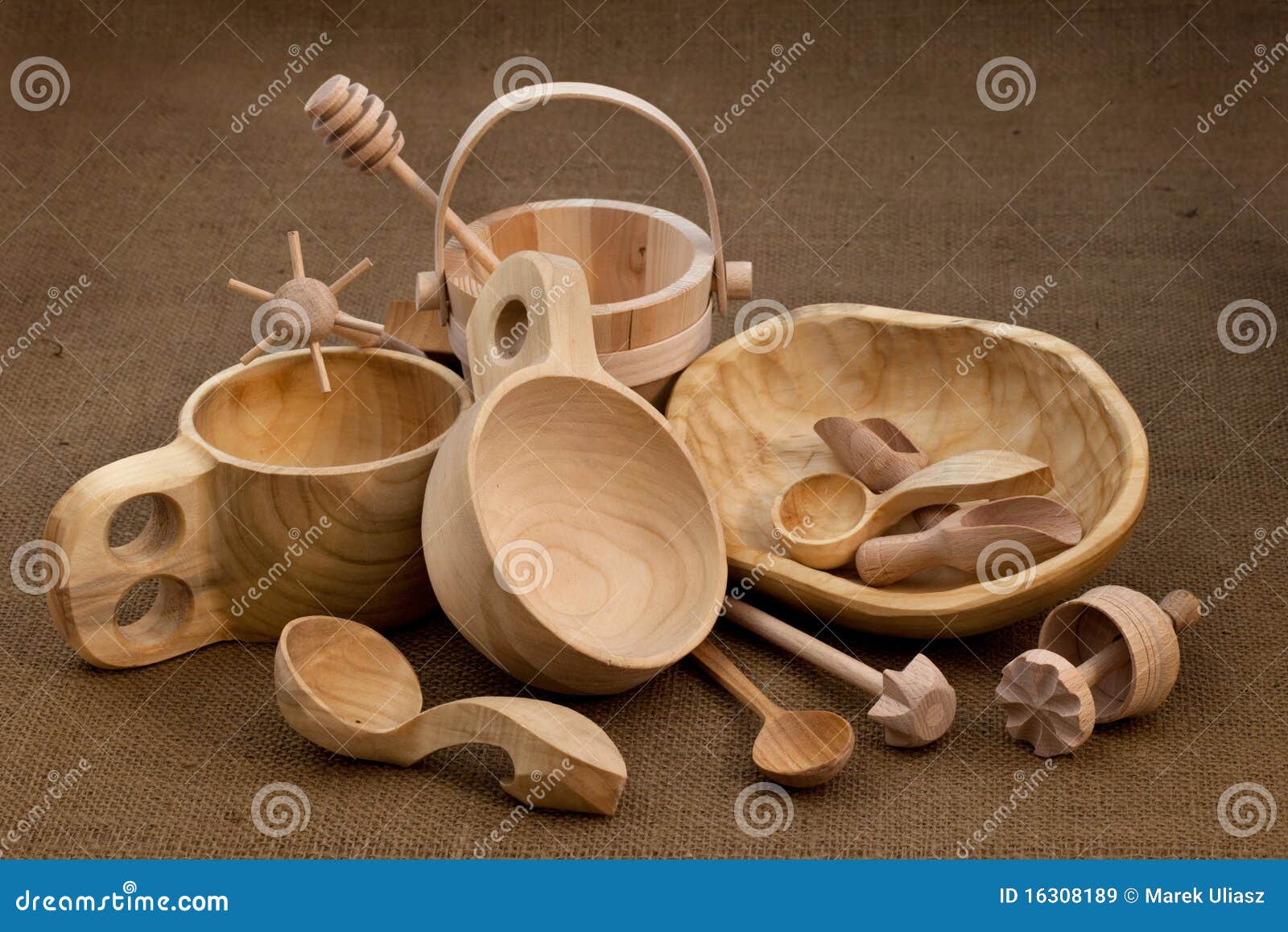 Polish folk wood craft (cups, bowl, spoons, scoops, bucket, kitchen 