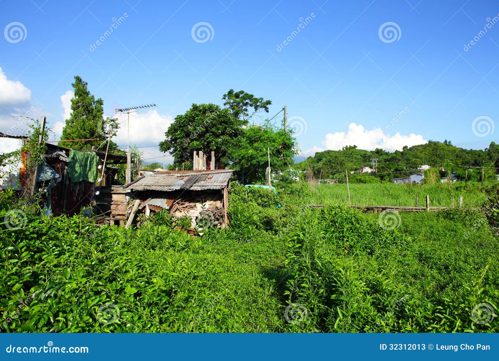Wooden House In Countryside Stock Photos - Image: 32312013