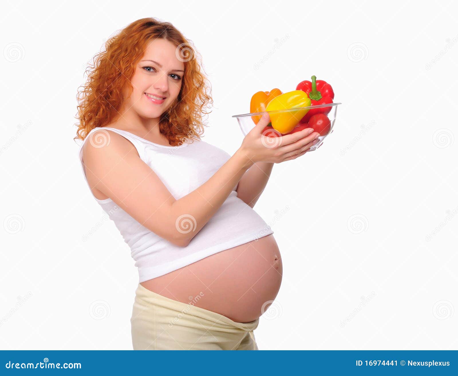 Pregnant redhead video De minifaldas upskirt