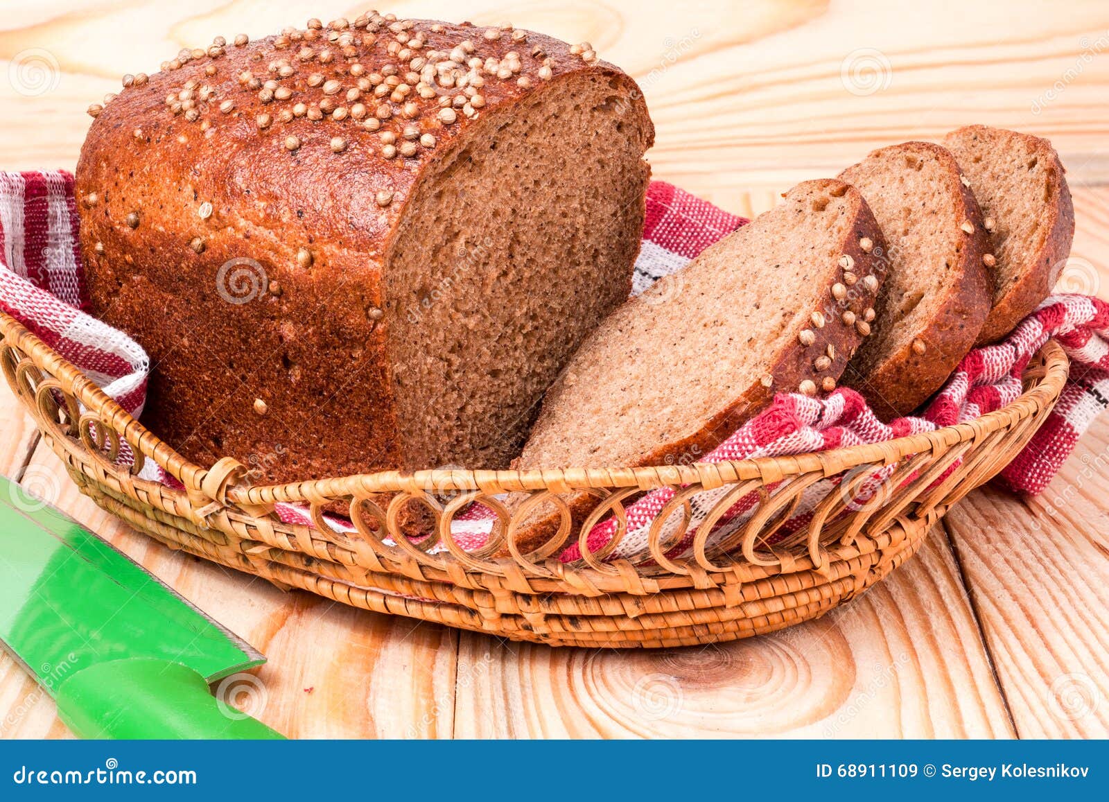 【吃在俄罗斯】这七款面包，撑起来俄罗斯主食的半壁江山