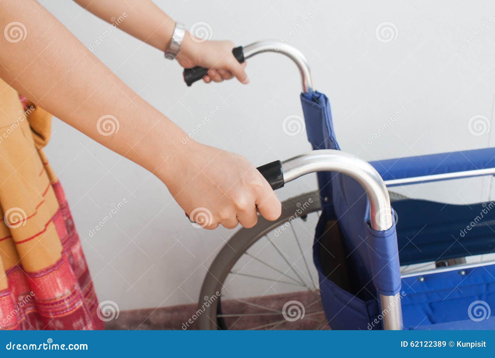 轮椅 半身不遂 表情包分享展示