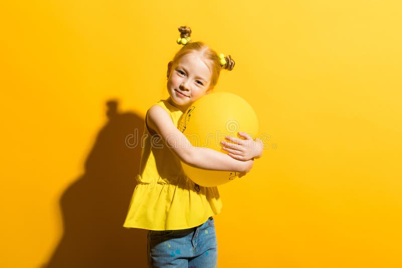 Girlwithyellowspoon