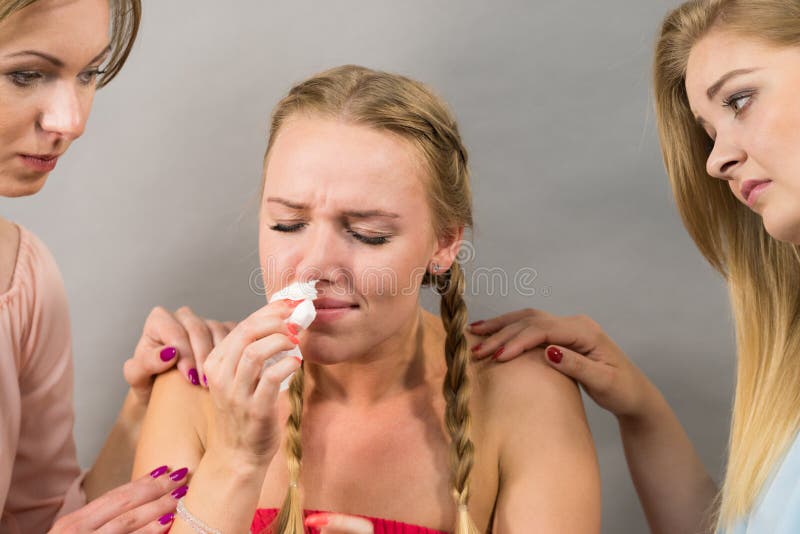 Семилетняя дочь. Девочки вылизывают друг друга. Учить подружку. Девушка на учебе. Супер раскраска модные подружки.