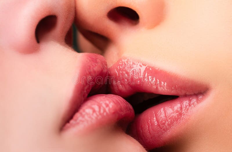 Wet Kiss Video