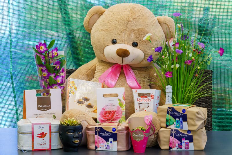 Купить Подарок К 8 Марта Через Интернет