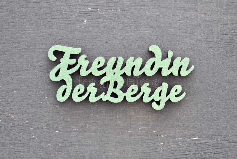 N Do Gra De Berge Schriftzug Do Der De Freundin Foto De Stock Imagem De Typographic Typography