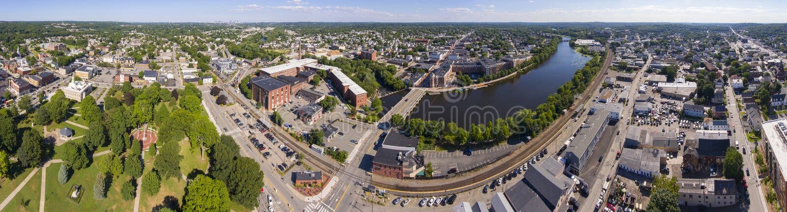 vista aérea panorâmica do distrito financeiro de boston, centro histórico, beacon  hill e charles river 6923973 Foto de stock no Vecteezy