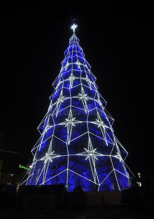 Árvore De Natal, BarraShopping Imagem Editorial - Imagem de shopping,  cidade: 130046000