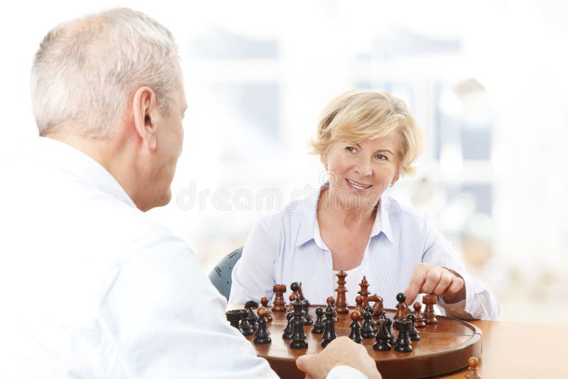 Alte Menschen, Die Schach Spielen Stockbild - Bild von konkurrent