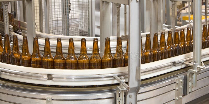 Mettez L&rsquo;usine En Bouteille, Processus De Faire Les Bouteilles En Verre