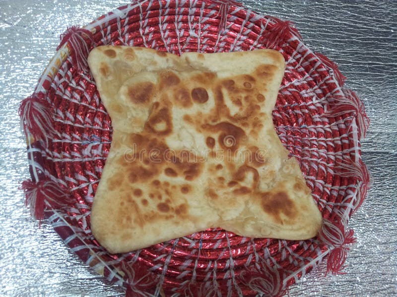 Öliges Brot Paratha Gedient Im Changair Stockbild - Bild von küche ...