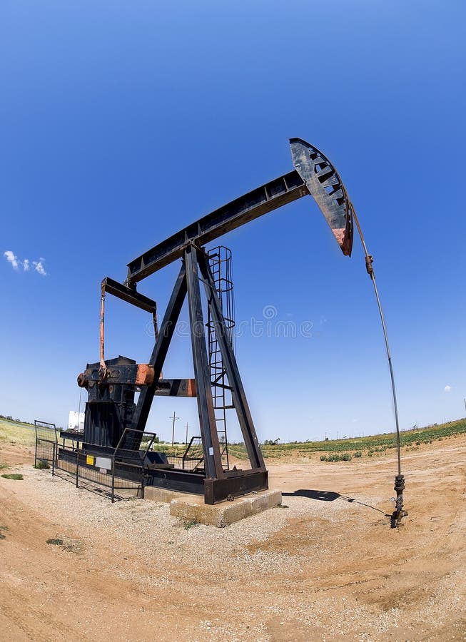 Ein Öl-Pumpe Oder Pumpjack Auf Der Ebene Von West-Texas