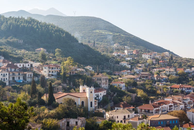 Κολυμπώντας στην παραλία Kyparissia, δυτική Πελοπόννησος, Ελλάδα Εκδοτική  Εικόνες - εικόνα από bazaars: 119754841